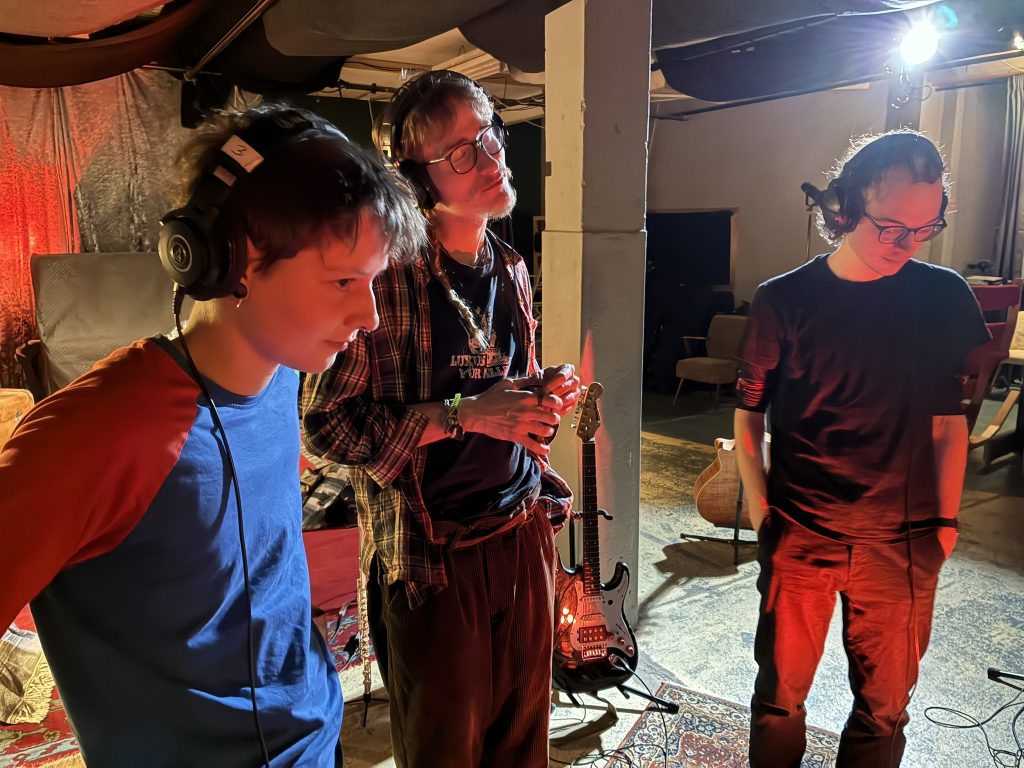 Gruppe Kohlenstoff beim Aufnehmen des Chor-Teils